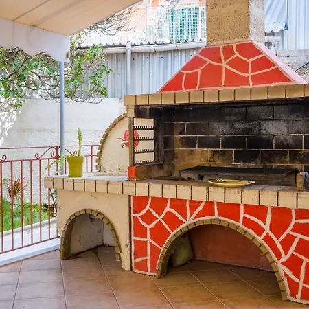 Lucky House アパート