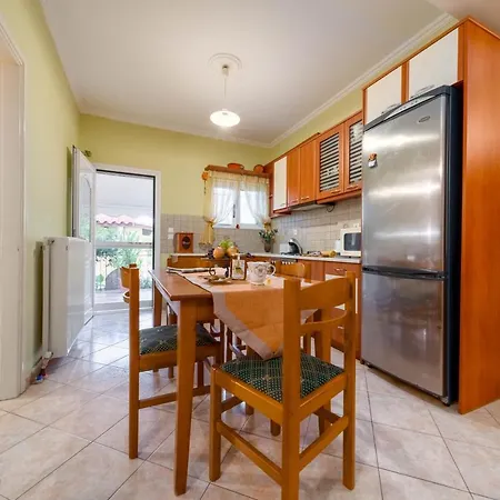 Lucky House アパート